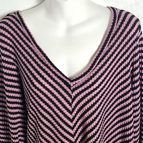 Jessica Simpson Pink & Black Stripe Sweater, Size Large - Picture 2 of 6